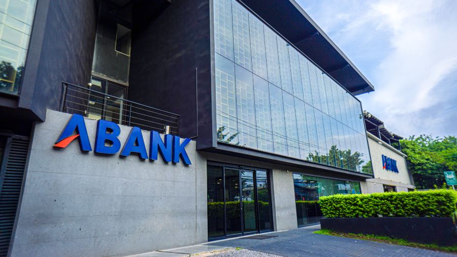Banco ABANK ha sido calificado con A- y perspectiva estable por la firma Pacific Credit Rating (PCR). Foto EDH/ Cortesía 