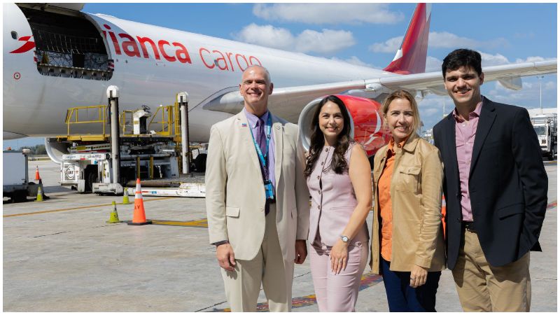 Avianca Cargo transportó más de 20,100 toneladas de flores en 300 vuelos exclusivos durante la temporada del Día de la Madre 2025.
