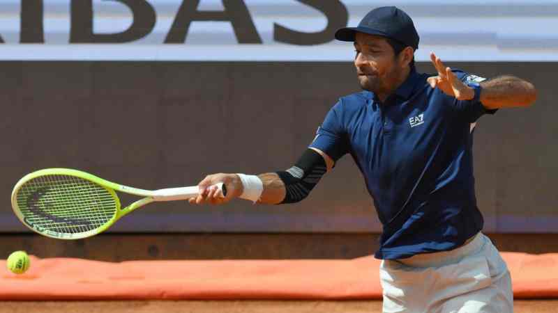 El tenista salvadoreño Marcelo Arévalo en acción en la final de dobles del Masters 1000​. Foto: EFE/EPA/Roberto Ramaccia.