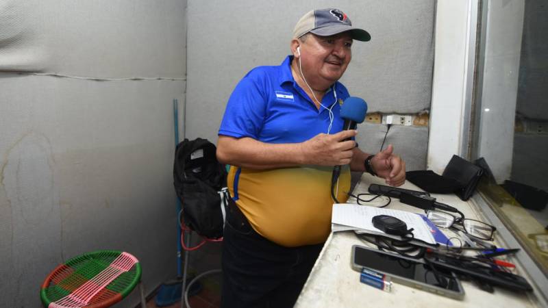 Baloy Ventura, locutor de YSKL