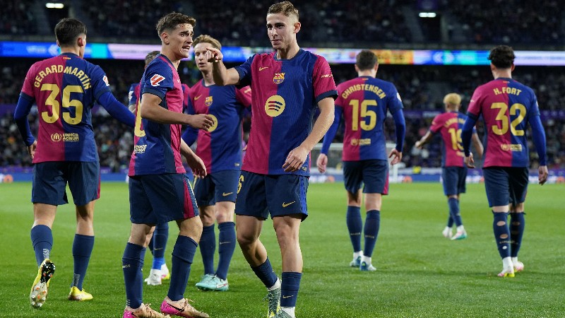 Fermín López celebra su gol con el Barcelona ante el Valladolid. Foto EDH/AFP.