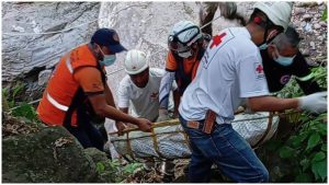 Cuerpos de socorro y autoridades municipales se unieron para realizar la recuperación. Foto / Cortesía Comandos de Salvamento