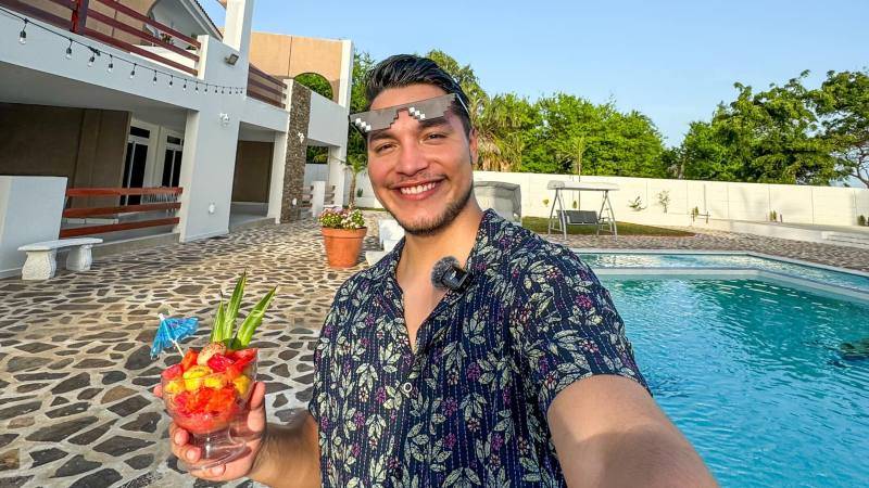 El Tío Frank se mostró feliz con su nuevo logro.  / 
