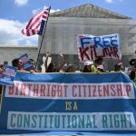 Un tribunal rechaza intento de Trump de eliminar la ciudadanía por nacimiento