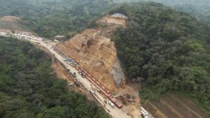 Francisco se dedica a cuidar y reproducir cactus desde hace 34 años. Ahora tiene un vivero en Coatepeque, Santa Ana, donde aloja cientos de especies de cactus de todo tipo y tamaños. El más antiguo tiene 34 años.