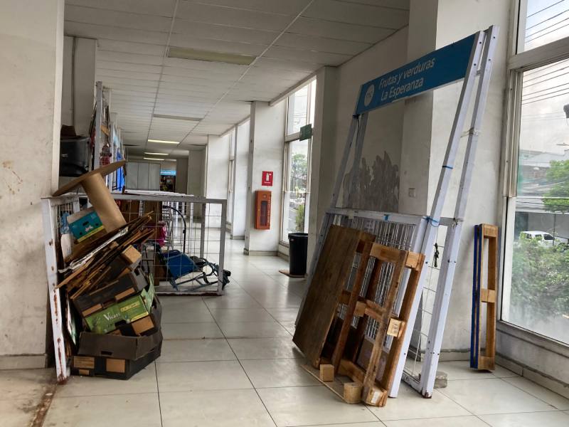 Estado del Mercado Cuscatlán que luce con deterioro