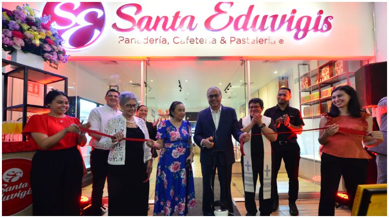 Nueva sucursal Santa Eduvigis Plaza Mundo Apopa