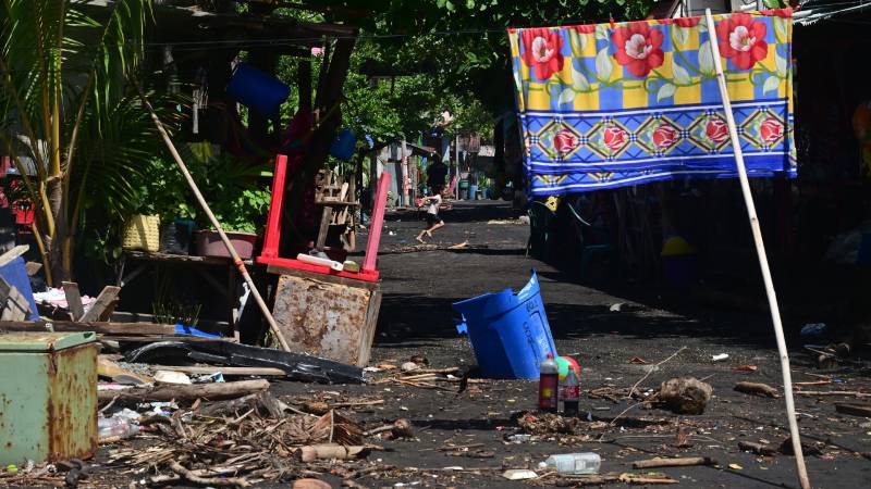 Marea Alta en El Majahual el Puerto de la Libertad, La Libertad.