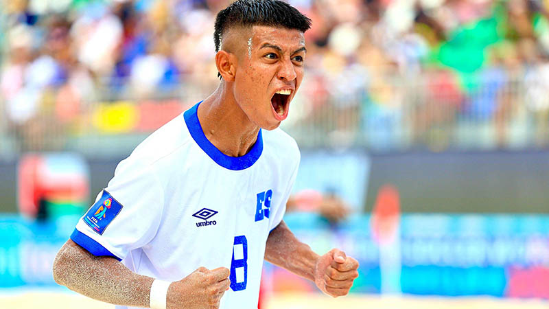 Andersson Castro de El Salvador celebra un gol ante Omán en la fecha 2 de la Copa del Mundo Seychelles 2025 en The Paradise Arena de Victoria, isla de Mahé. Foto: Cortesía La Selecta - FESFUT