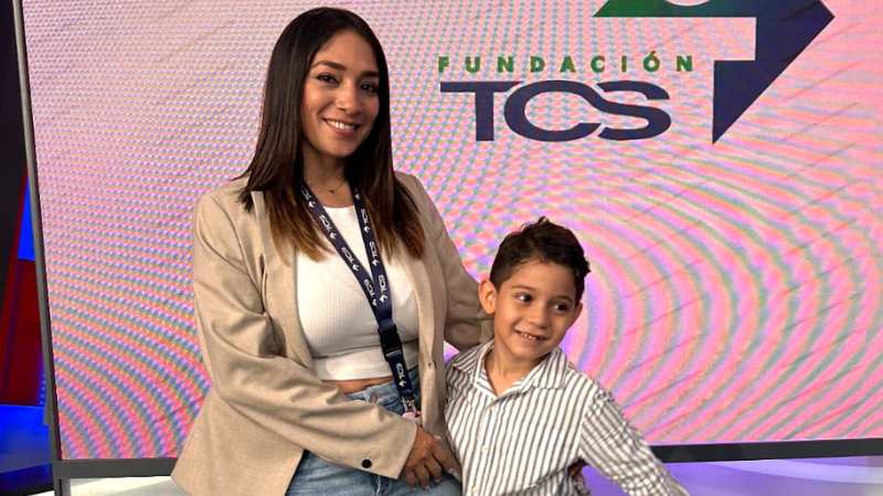 Thiago, el hijo de la periodista Esmeralda Ayala, ha participado en grabaciones infantiles para Fundación TCS. Foto: Esmeralda Ayala.
