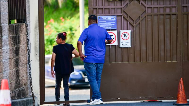 FR Familliares llegaron a medicina legal fallecio penal 18