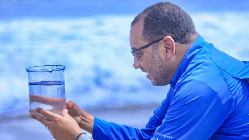 FR planta desalinizadora en playa las hojas
