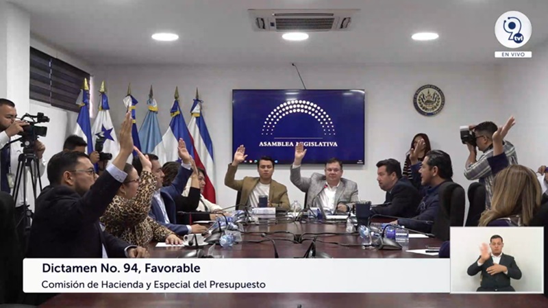 Los diputados y diputadas de la Comisión de Hacienda avalaron el dictamen a la petición del gobierno. Imagen cortesía