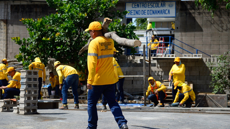 JO--Custodios-remodelan-escuelas021A