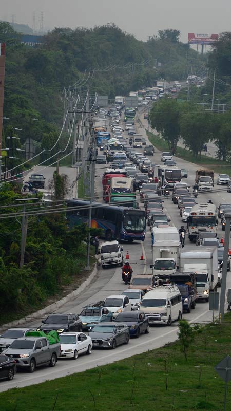 trafico entrada san salvador bulevar integracion