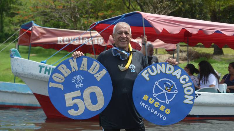 Buceo Inclusivo lago Coatepeque