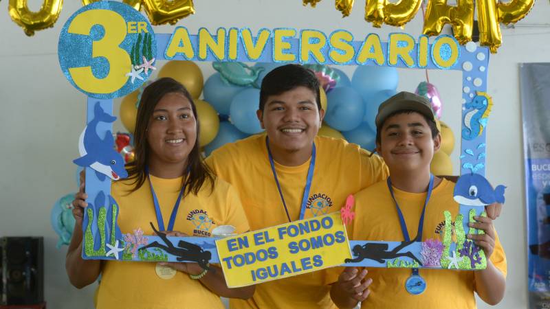 Buceo Inclusivo lago Coatepeque