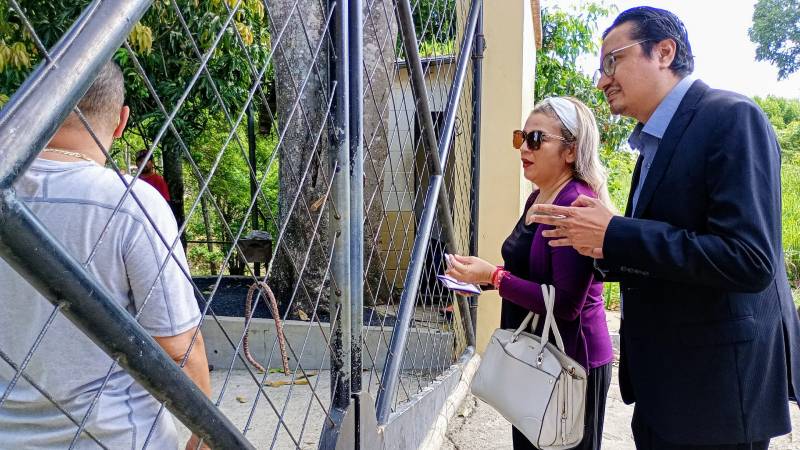 Jayme Magaña y Otto Flores a su llegada a la PNC. Foto/ Cortesía