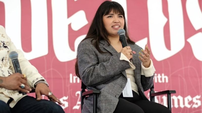 Karla Vásquez autora del libro "The SalviSoul Cookbook"