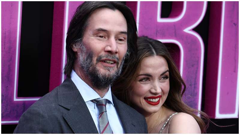 Los actores Keanu Reeves y Ana de Armas en el estreno de 