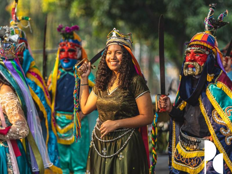 Historiantes de San Antonio Abad en el Parque Cuscatlán