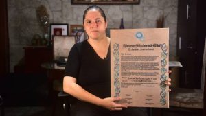 Debbie Buitrago caligrafía El Salvador