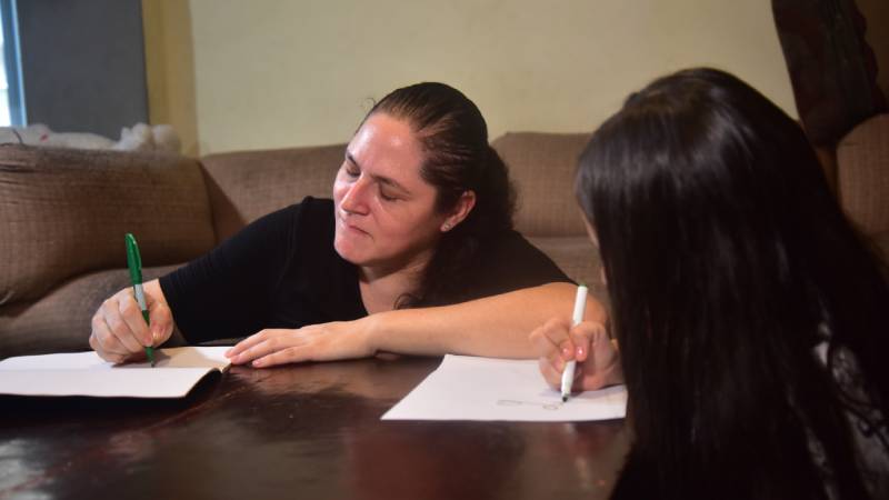 Debbie Buitrago caligrafía El Salvador