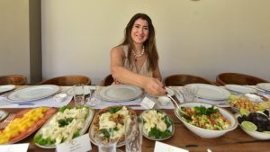 La embajadora de la República de Turquía en El Salvador, Gül Büyükersen, fue la anfitriona del evento.