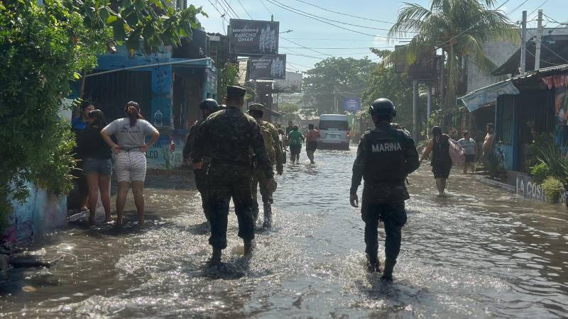 Oleaje playa Majahual
