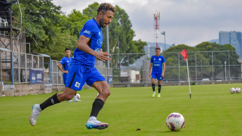El volante Santos Ortiz, en la práctica de la Selecta. Foto: Cortesía Fesfut/LaSelecta