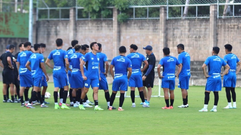 Selecta02 Guatemala friendly training