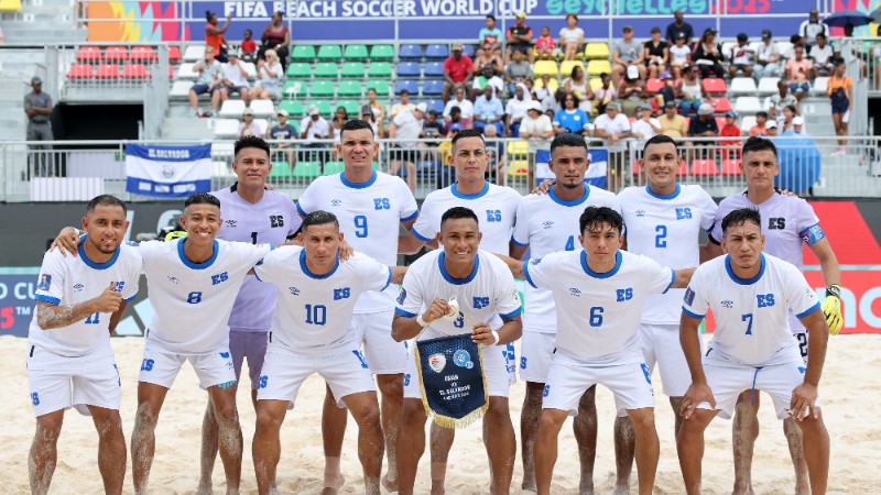 La Selección de Fútbol Playa, en el Mundial. Foto EDH/Cortesía La Selecta. 