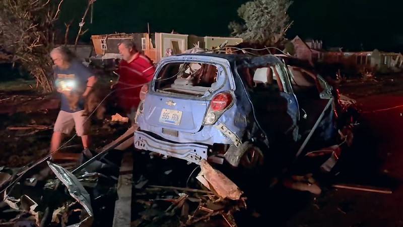 Tornado- Kentucky-muertoS- Destrucción