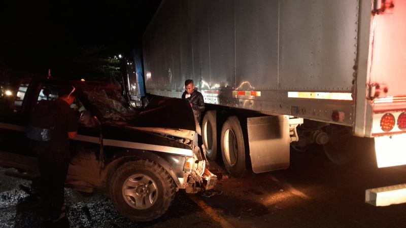 El choque dejó a once personas lesionadas. Foto EDH / Cortesía Cruz Verde Salvadoreña.