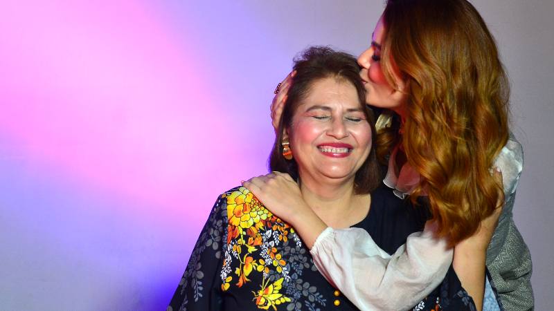 Madres famosas salvadoreñas