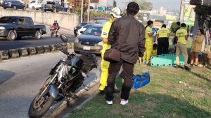 El accidente ocurrió en el sentido de San Salvador a Soyapango. Foto / Cortesía Comandos.