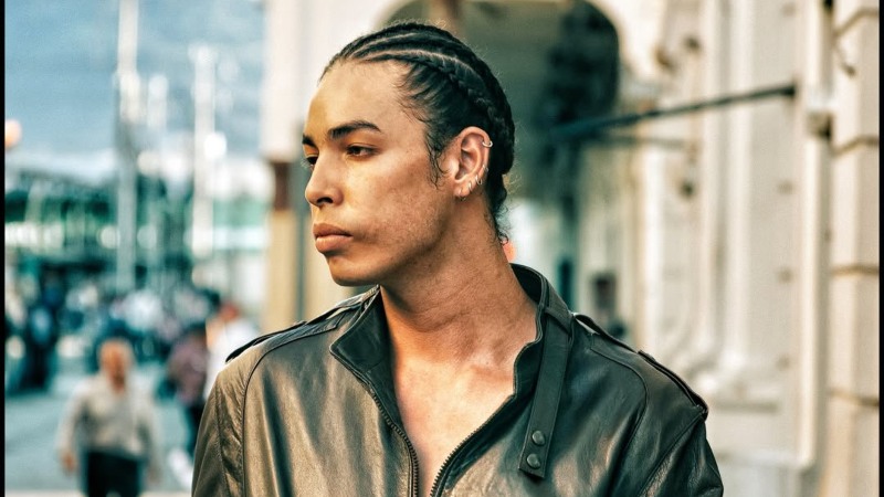 Axel Rivera modelo de El Salvador que aspira a Vogue