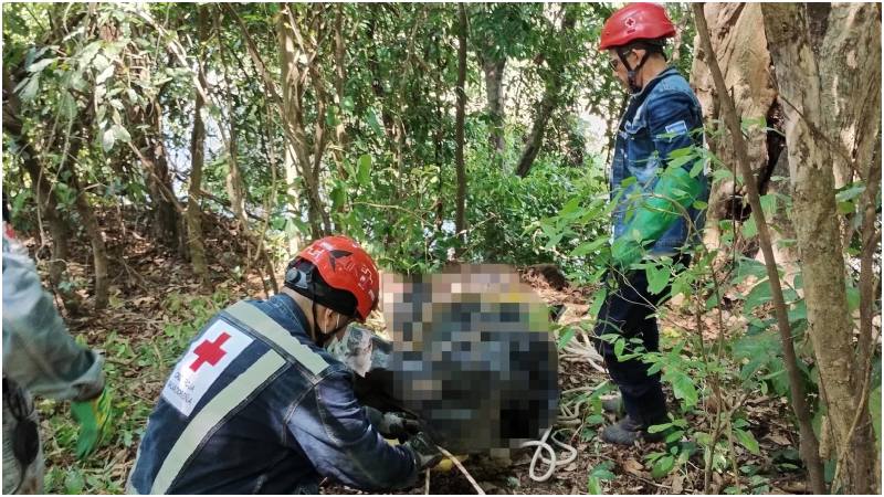 El cadáver estaba en estado de descomposición. Foto / Cortesía Cruz Roja