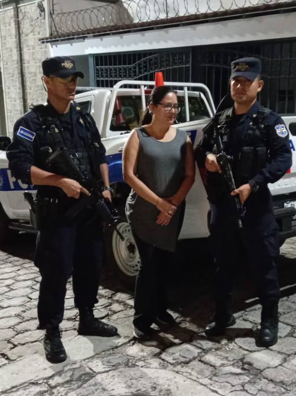 La abogada, defensora de derechos humanos y directora del área jurídica de Cristosal, Ruth Eleonora López, fue capturada por elementos de la PNC y FGR la noche del domingo 18 de mayo de 2025. Foto EDH/Cortesía FGR