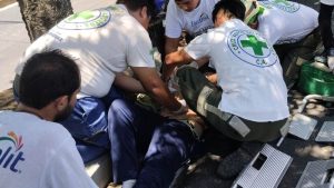 Socorristas de Guazapa y Aguilares auxiliaron a los menores. Foto / Cortesía Cruz Verde