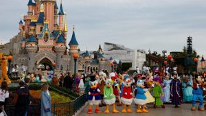 El resort, cuya fecha de apertura todavía no fue divulgada, será construido en la isla Yas de Abu Dabi junto con la empresa local Miral.