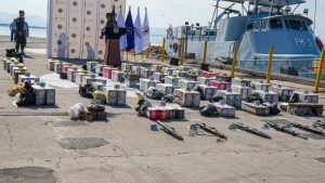 Los 53 bultos, se ha determinado que el peso de los mismos es de 1,025 kilos de cocaína, valorada en $25,768,500.00. Foto EDH / Cortesía FGR.