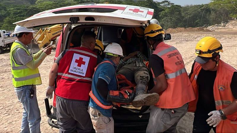 Las víctimas fueron atendidas por socorristas y personal de seguridad ocupacional. Foto / Cortesía