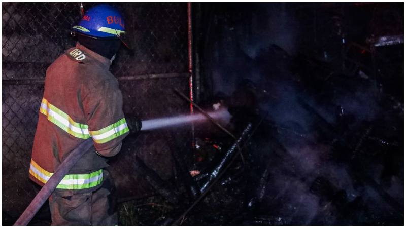 El comedor quedó completamente destruido. Foto / Cuerpo de Bomberos