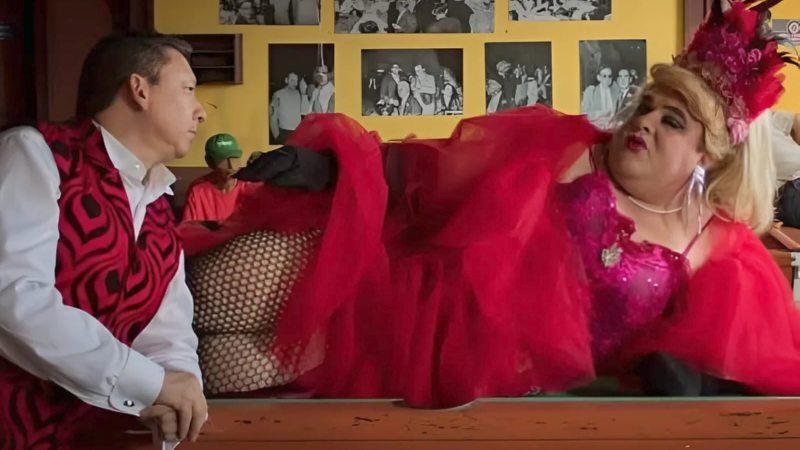 José Guerrero retomará su carismático rol como presentador del cabaret, interpretando la emblemática pieza "Virgen de Media Noche".