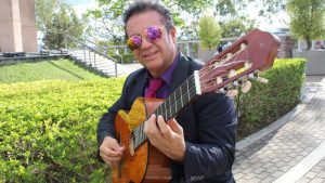 Luis Lagos trae su propuesta musical a El Salvador.