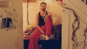 Mora regresa a El Salvador.