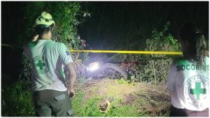 Socorristas llegaron a la escena, pero la víctima ya no presentaba signos vitales. Foto / Cortesía Cruz Verde Aguilares