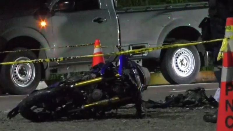 Así quedó la moto en que se conducía la víctima. Foto / Cortesía