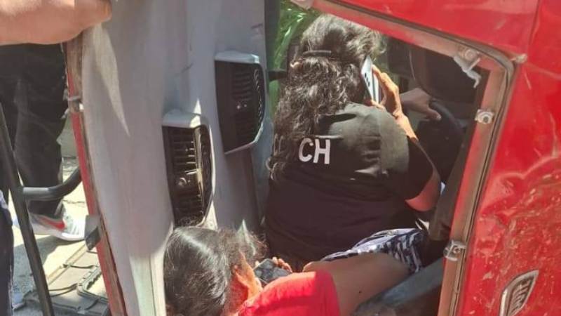 Así quedaron las víctimas tras el accidente en la carretera a Quezaltepeque. Foto / Cortesía